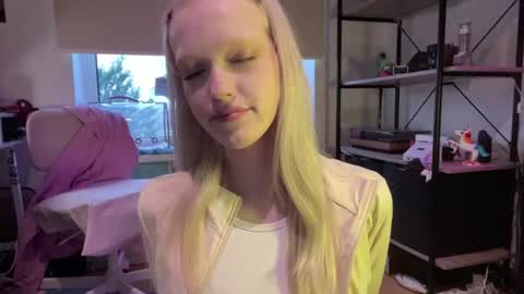 Snapshot of kortneyhiedeman chatting on June 2026 06:45:02 PM Ariela online show from June 2026 06:45:02 PM