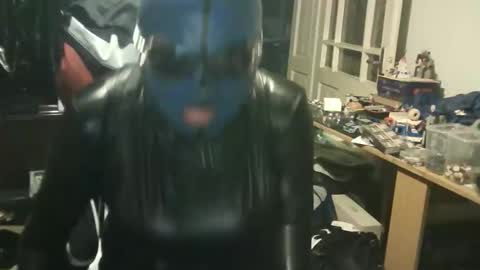 LatexPeti online show from April 2026 11:48:01 PM