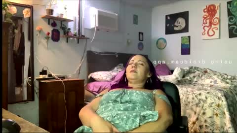 kreamyk420 online show from April 2026 02:17:02 PM