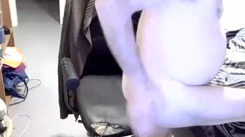 kreolsk34 online show from December 2025 01:23:01 AM