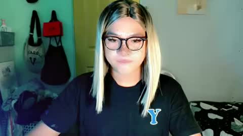 krezikeed online show from April 2026 01:01:02 AM