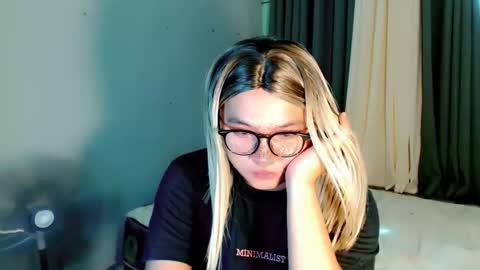 Snapshot of krezikeed chatting on May 2026 01:11:01 AM krezikeed online show from May 2026 01:11:01 AM