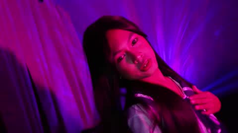 Snapshot of krimpie_xx chatting on February 2026 05:25:01 PM krimpie_xx online show from February 2026 05:25:01 PM