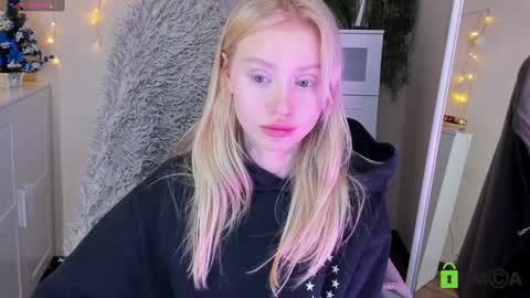 kris_grant online show from December 2024 01:28:01 PM