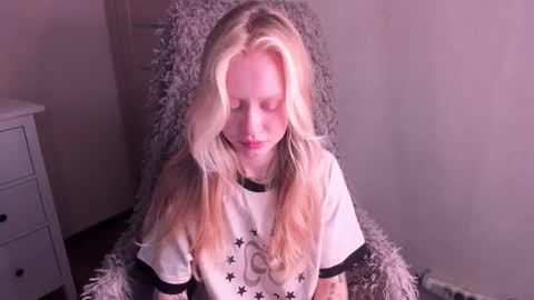 kris_grant online show from October 2025 10:34:02 AM