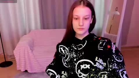 krisdoeil online show from February 2026 02:18:02 AM