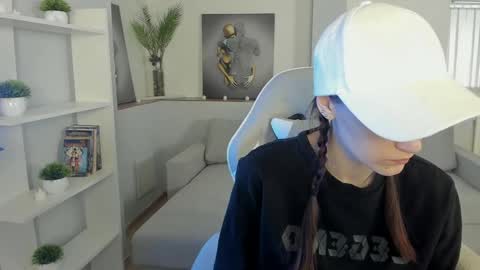 krisdoeill online show from April 2026 02:22:02 AM