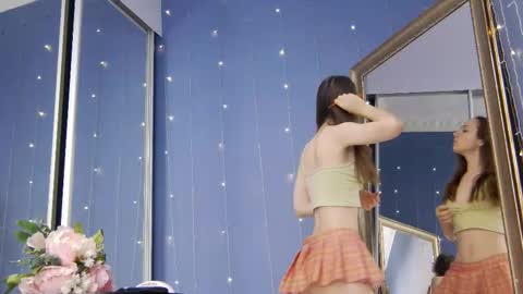 kriskras__ online show from October 2025 05:15:01 AM