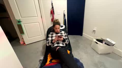 Snapshot of krisnona chatting on December 2024 05:48:01 AM krisnona online show from December 2024 05:48:01 AM