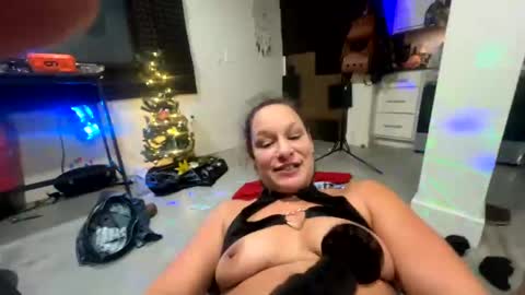 Snapshot of krisnona chatting on December 2024 11:33:02 AM krisnona online show from December 2024 11:33:02 AM