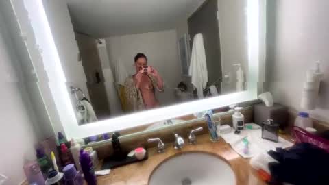 Snapshot of krisnona chatting on February 2025 03:50:01 AM krisnona online show from February 2025 03:50:01 AM