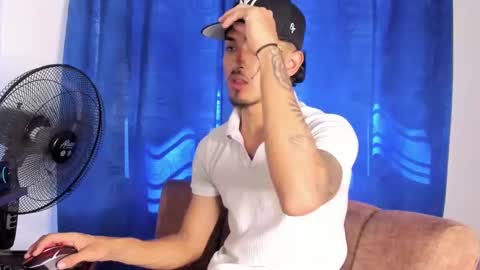 Snapshot of kriss_edwards chatting on September 2025 07:19:02 PM Kriss online show from September 2025 07:19:02 PM