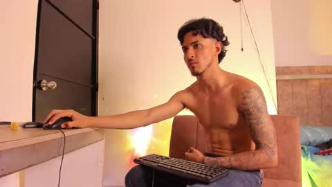 Snapshot of kriss_edwards chatting on October 2025 07:23:02 PM Kriss online show from October 2025 07:23:02 PM