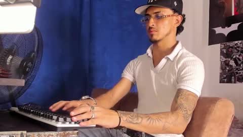 Snapshot of kriss_edwards chatting on October 2025 12:22:02 AM Kriss online show from October 2025 12:22:02 AM