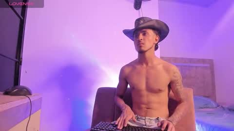 Snapshot of kriss_edwards chatting on November 2025 08:33:02 PM Kriss online show from November 2025 08:33:02 PM