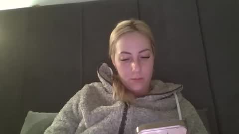 Snapshot of kriss_grace chatting on March 2026 09:32:02 PM Grace online show from March 2026 09:32:02 PM