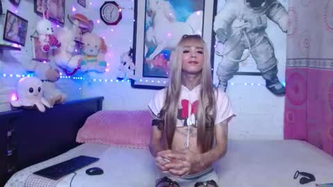 krisstal703358 online show from February 2026 12:29:01 AM