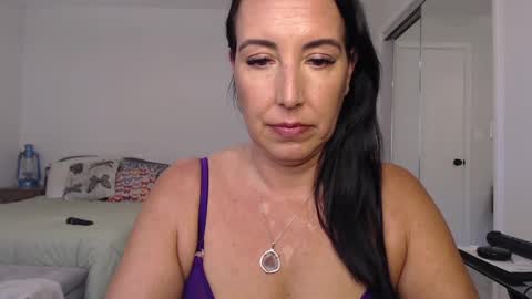 Krissy online show from December 2024 04:29:02 PM
