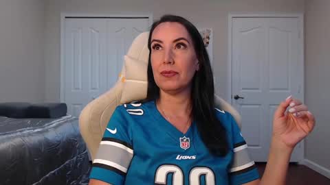 Krissy online show from December 2024 12:38:01 PM