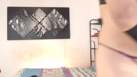 Andrea online show from November 2025 05:23:02 PM