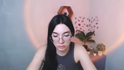 Snapshot of kristenx_x chatting on September 2025 10:37:01 AM Kristen online show from September 2025 10:37:01 AM