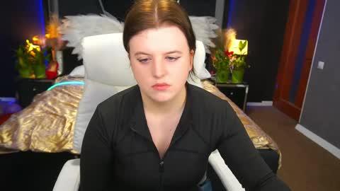 kristifoxy online show from April 2026 05:05:01 AM