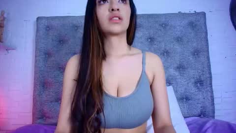 Kristin online show from November 2025 12:05:02 PM