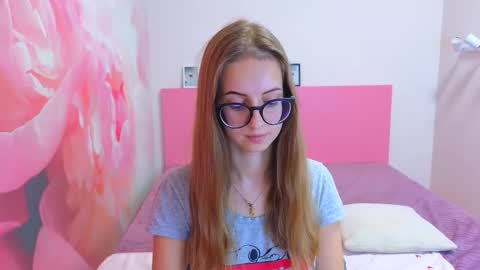 Kristina Adel online show from November 2025 08:36:02 AM