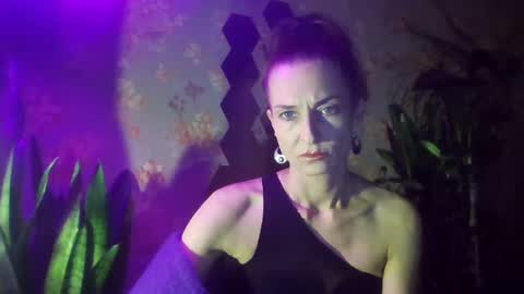 Snapshot of kristinagold44 chatting on December 2024 07:33:01 PM Kristina online show from December 2024 07:33:01 PM