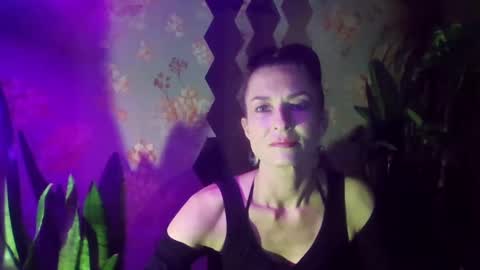 Snapshot of kristinagold44 chatting on December 2024 09:23:02 PM Kristina online show from December 2024 09:23:02 PM