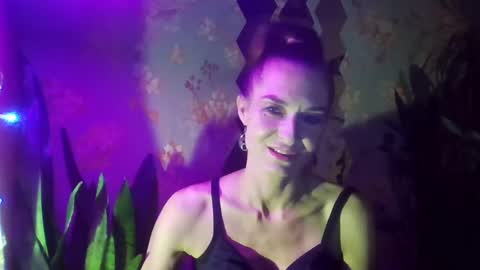 Snapshot of kristinagold44 chatting on December 2024 07:21:02 PM Kristina online show from December 2024 07:21:02 PM