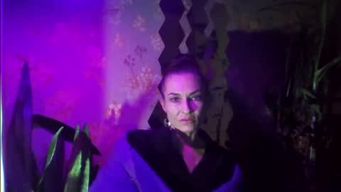 Snapshot of kristinagold44 chatting on January 2025 04:54:02 PM Kristina online show from January 2025 04:54:02 PM