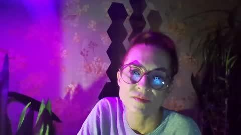 Snapshot of kristinagold44 chatting on January 2025 05:42:01 PM Kristina online show from January 2025 05:42:01 PM