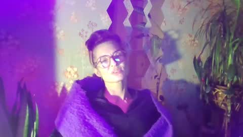 Snapshot of kristinagold44 chatting on February 2025 04:08:01 PM Kristina online show from February 2025 04:08:01 PM