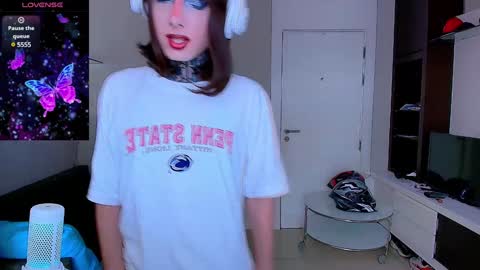 Snapshot of kristinaholland chatting on January 2025 10:08:01 AM kristina online show from January 2025 10:08:01 AM