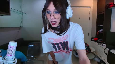 Snapshot of kristinaholland chatting on February 2025 06:51:01 PM kristina online show from February 2025 06:51:01 PM