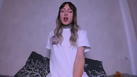 Snapshot of kristinaholland chatting on October 2025 09:38:01 PM kristina online show from October 2025 09:38:01 PM