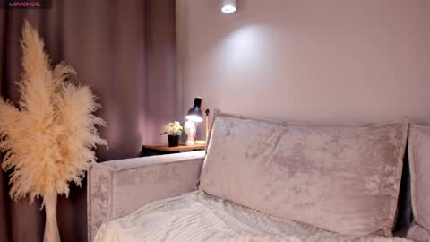 Hey  My name is Davis online show from April 2026 05:27:01 AM