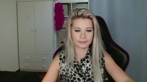 Snapshot of kristineamore chatting on October 2025 06:26:02 PM KristineAmore online show from October 2025 06:26:02 PM