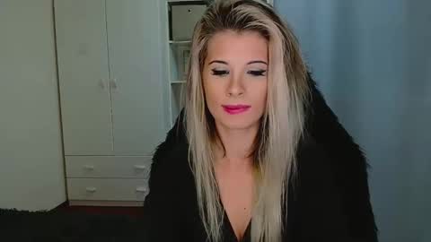 Snapshot of kristineamore chatting on November 2025 04:17:02 PM KristineAmore online show from November 2025 04:17:02 PM