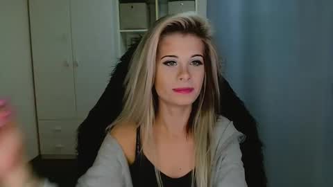 Snapshot of kristineamore chatting on November 2025 03:18:02 PM KristineAmore online show from November 2025 03:18:02 PM