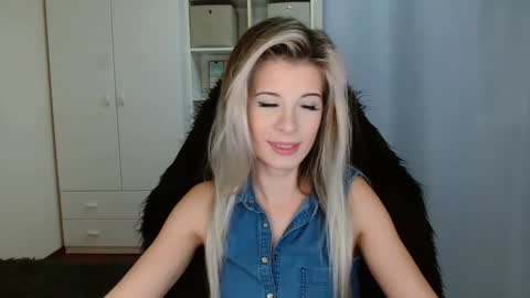 Snapshot of kristineamore chatting on November 2025 07:24:02 AM KristineAmore online show from November 2025 07:24:02 AM