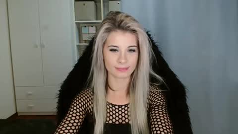 Snapshot of kristineamore chatting on November 2025 07:36:03 PM KristineAmore online show from November 2025 07:36:03 PM