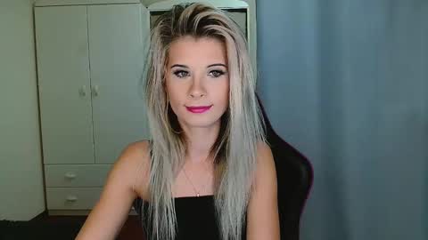 Snapshot of kristineamore chatting on November 2025 07:19:01 AM KristineAmore online show from November 2025 07:19:01 AM