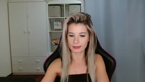 Snapshot of kristineamore chatting on November 2025 07:36:02 PM KristineAmore online show from November 2025 07:36:02 PM