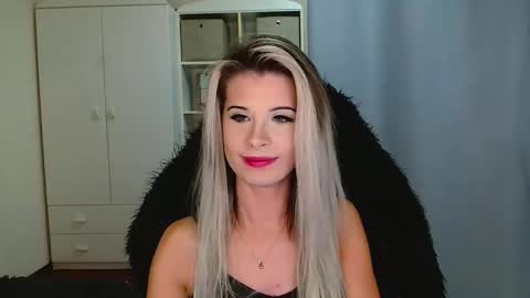 Snapshot of kristineamore chatting on November 2025 07:33:02 AM KristineAmore online show from November 2025 07:33:02 AM