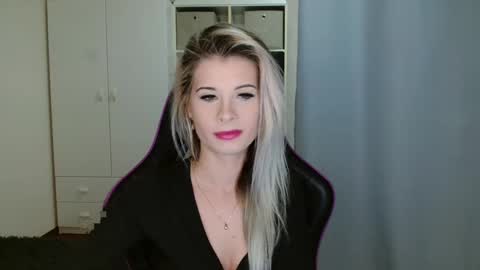 Snapshot of kristineamore chatting on December 2025 07:38:01 AM KristineAmore online show from December 2025 07:38:01 AM