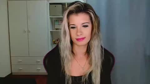 Snapshot of kristineamore chatting on December 2025 07:29:02 PM KristineAmore online show from December 2025 07:29:02 PM