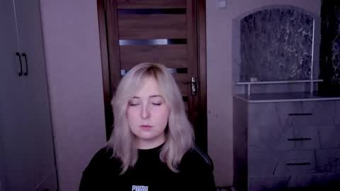 Kristy online show from March 2026 12:38:01 AM