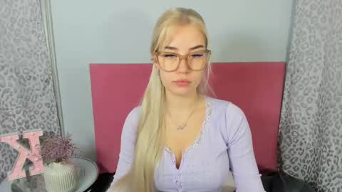 Snapshot of kristyflowers chatting on December 2025 06:30:02 AM KristyFlowers online show from December 2025 06:30:02 AM